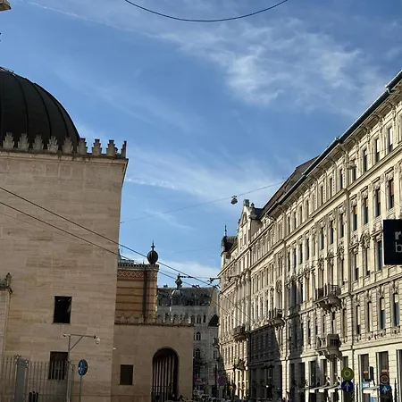 Vibrant Center Lägenhet *