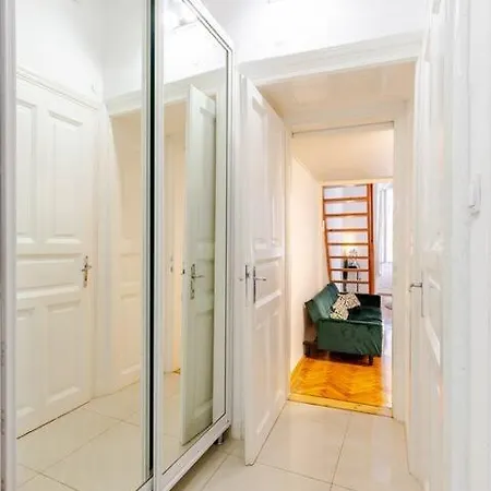 Vibrant Center * Budapest